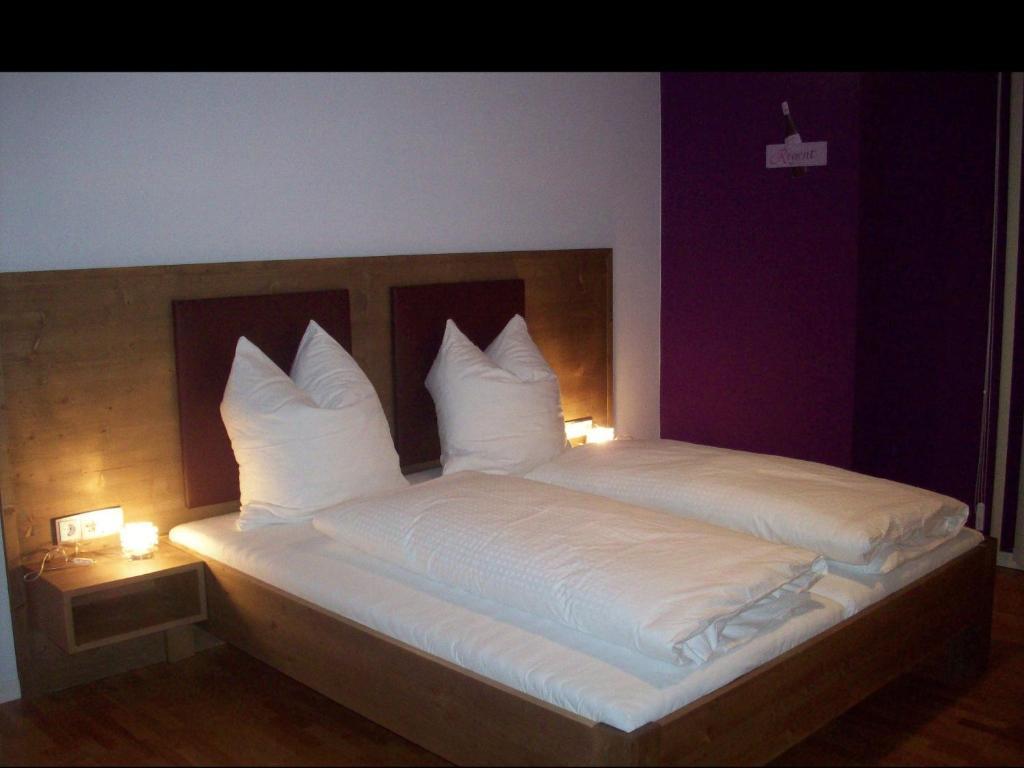 Rothweinhotel Wiesenbronn Habitación foto